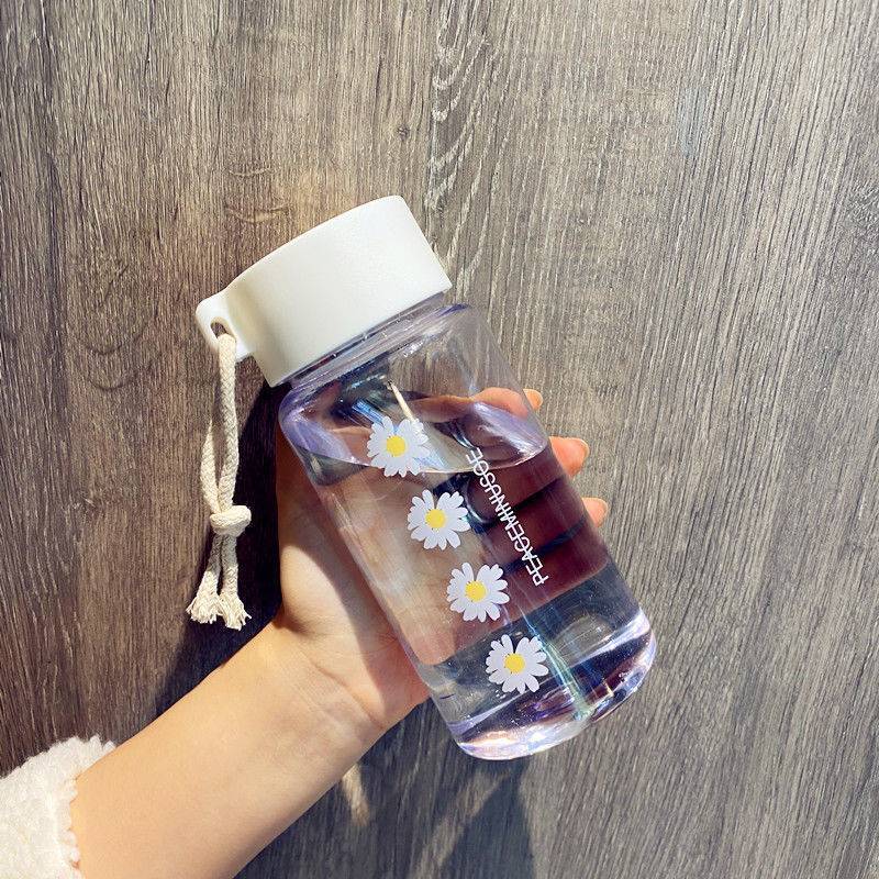 500ml Small Daisy Transparent Plastic Water Bottles BPA Free Creative Frosted Water Bottle With Portable Rope Travel Tea Cup – Image 3