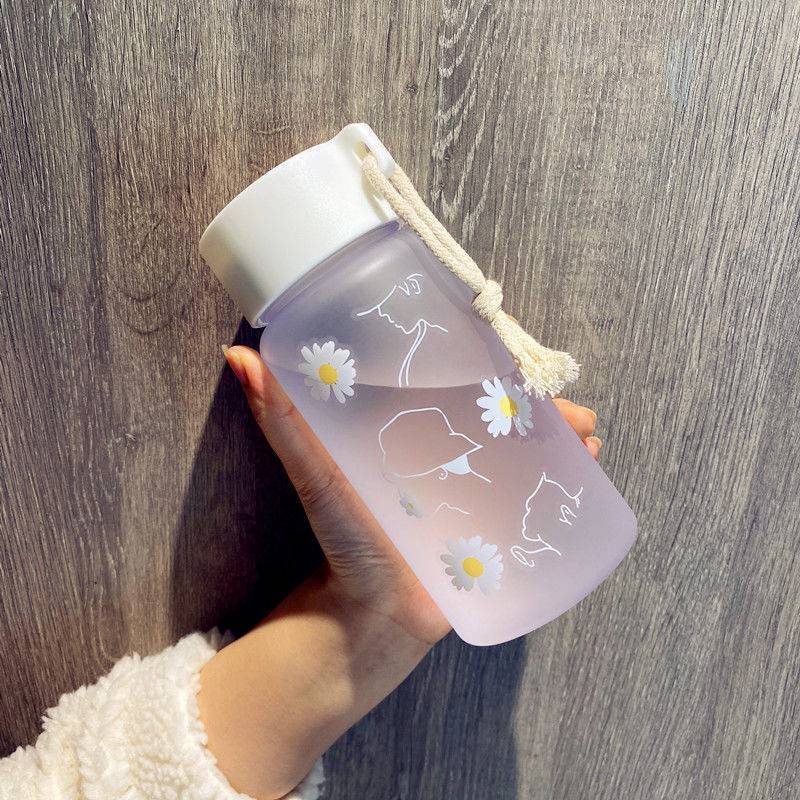 500ml Small Daisy Transparent Plastic Water Bottles BPA Free Creative Frosted Water Bottle With Portable Rope Travel Tea Cup – Image 5